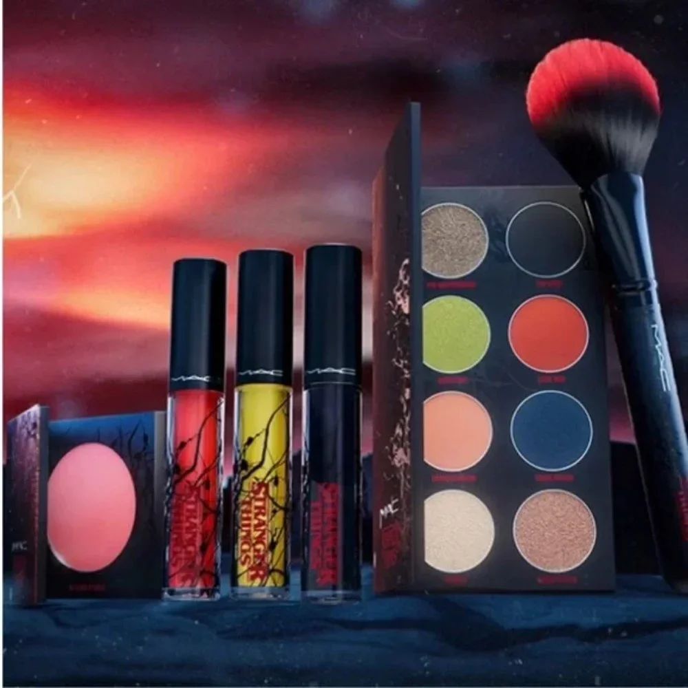 SALE! ✅ MAC STRANGER THINGS - The Void Eye Palette - NIB